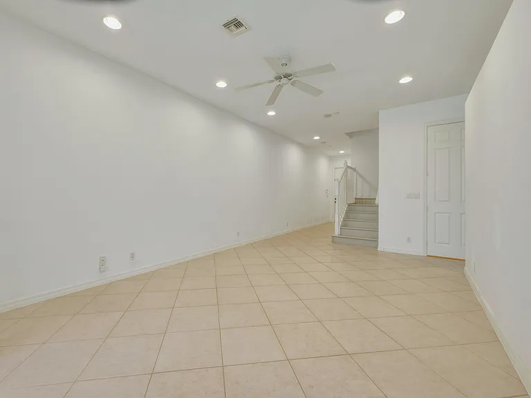 119 Lancaster Rd — Photo 9