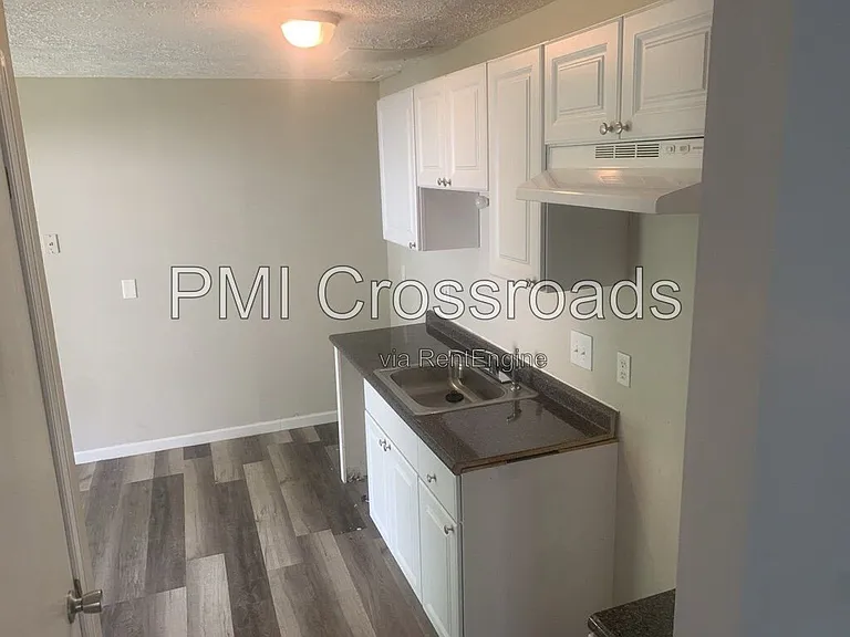 2761 Wedge St — Photo 2