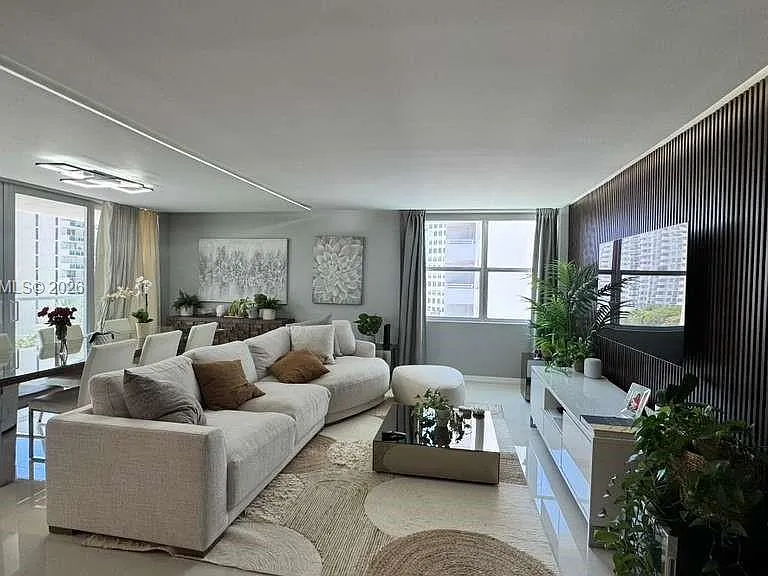 5750 Collins Ave #7A — Photo 2