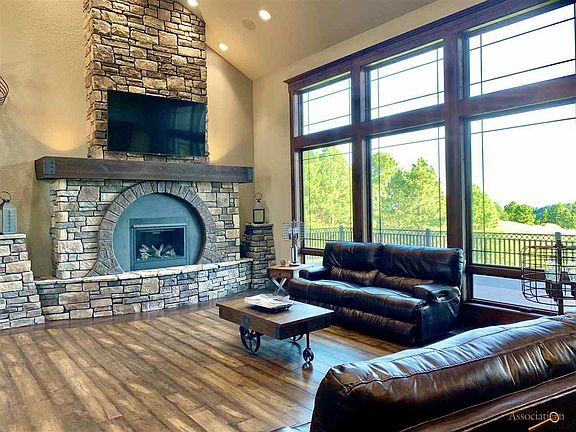 4th image of 5550 Villaggio Ln