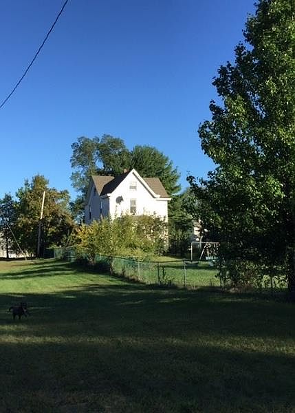 2nd image of 64 Howard St
