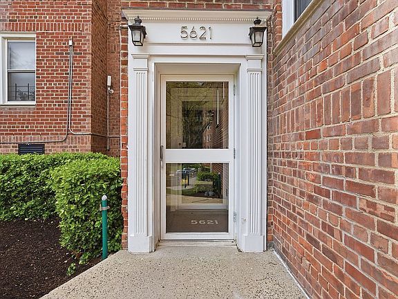 2nd image of 5621 Netherland Ave APT 3D