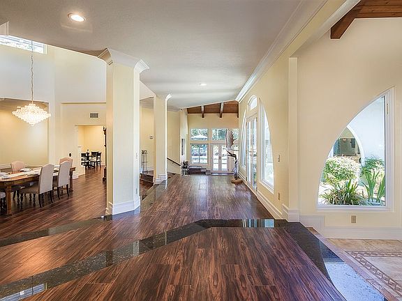 5th image of 1646 Bluebell Pl