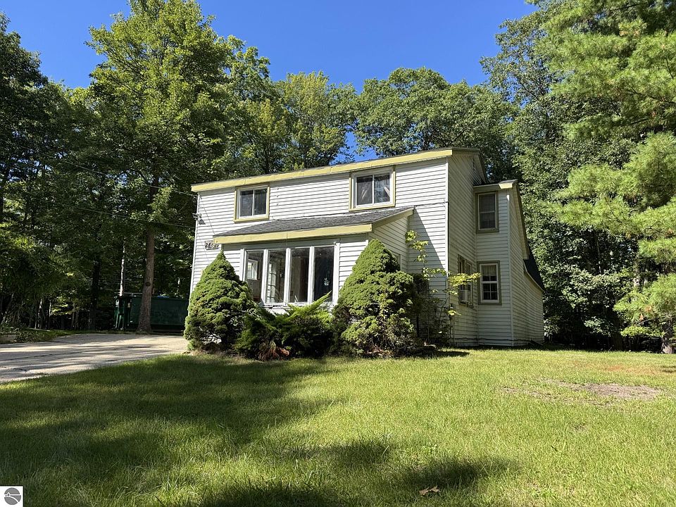 1st image of 2443 Valley Rd