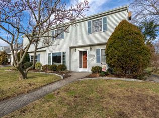 525 Starks Pl, Baldwin, NY 11510
