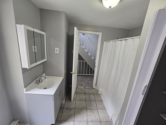 2nd image of 1936 Cambridge St Floor 2