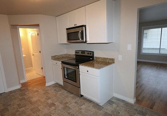 5th image of 711 N I St APT 10