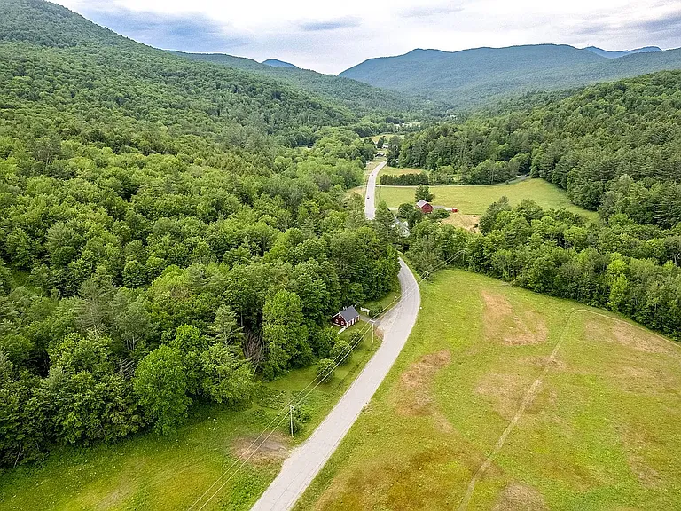 425 Nebraska Valley Rd — Photo 35