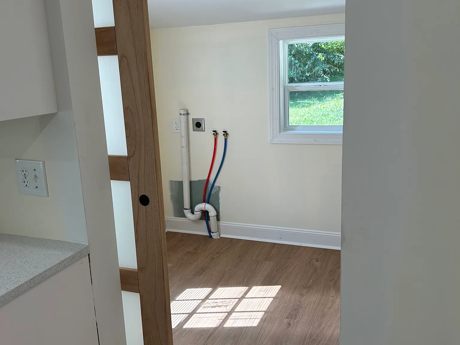 3 bed, 1032 sqft, $2,000 — Photo 4
