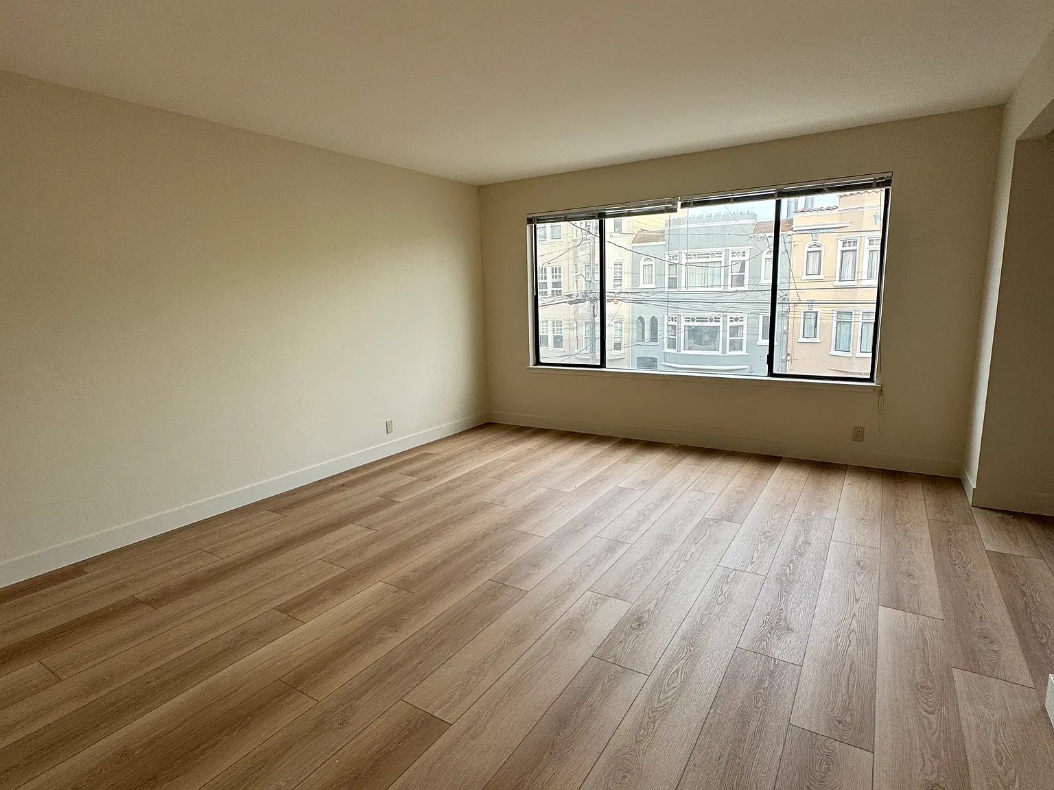 2 bed, 935 sqft, $5,495 — Photo 3