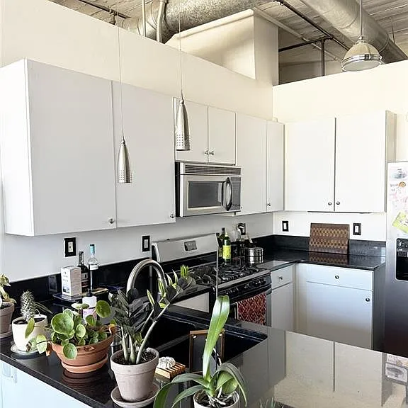 881 Memorial Dr SE #308 — Photo 5
