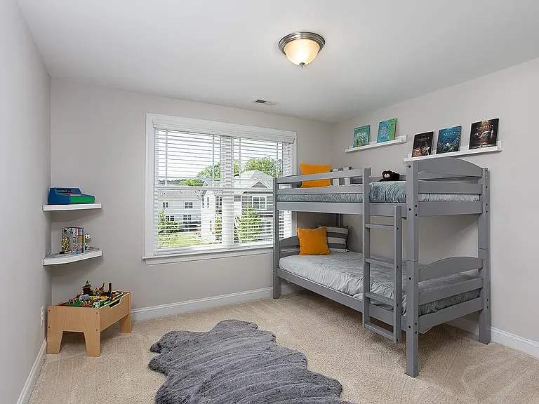 113 Bella Dr — Photo 4