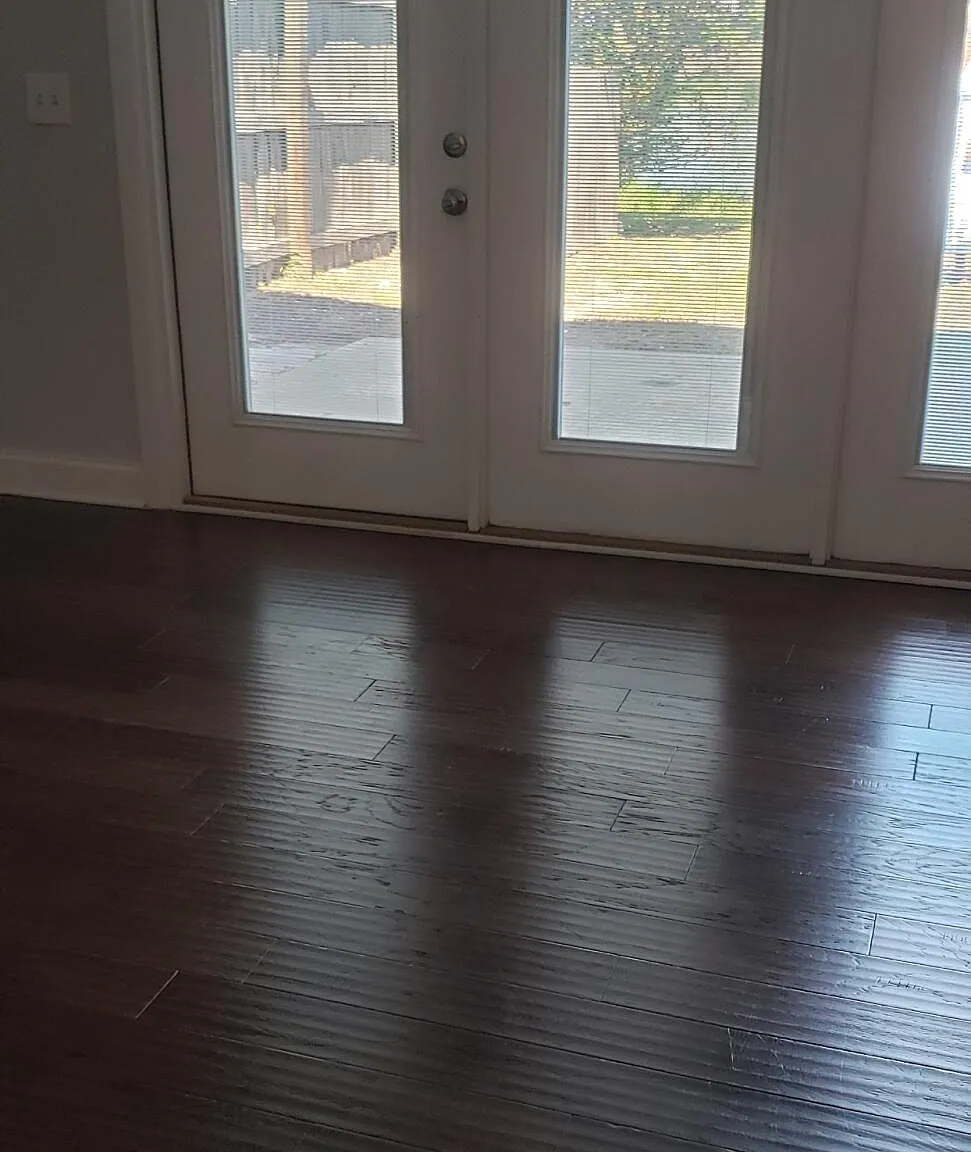 3 bed, 3.0 bath, 1408 sqft, $3,000 — Photo 2