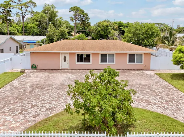 2488 Pineway Drive, West Palm Beach, FL 33415