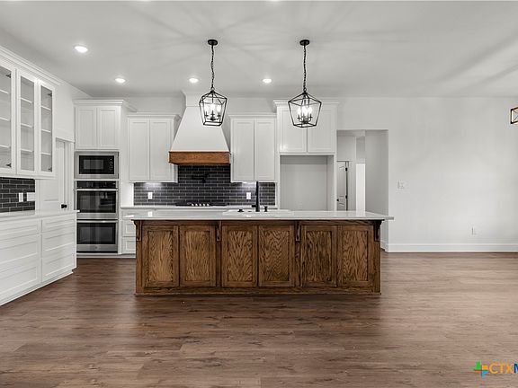 4th image of 7912 Rock Crest Dr