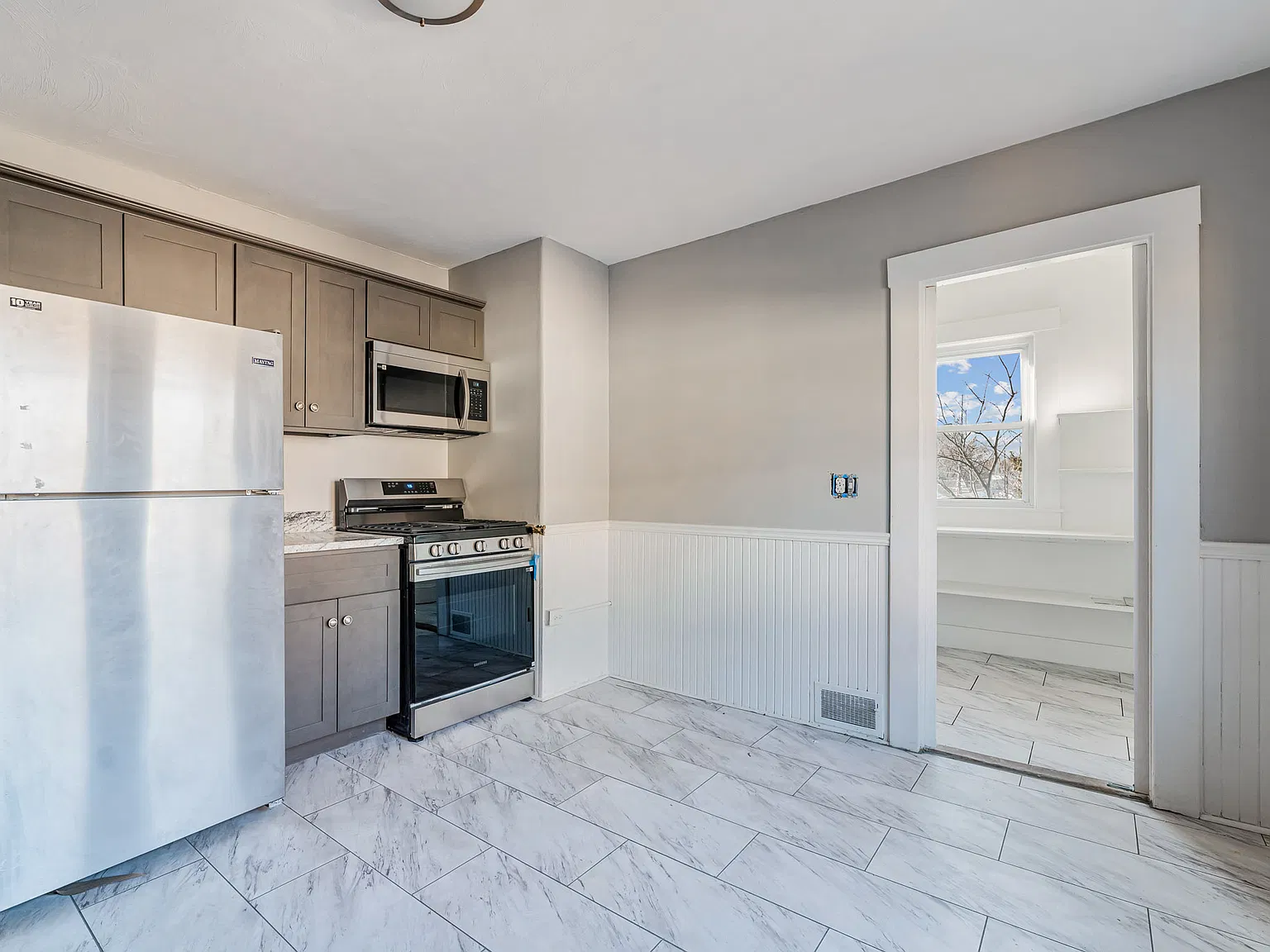 3 bed, 1200 sqft, $2,950 — Photo 3