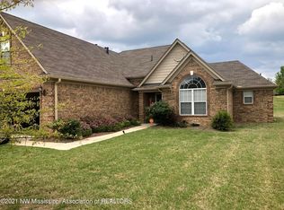 5616 Kings Retreat Dr, Horn Lake, MS 38637