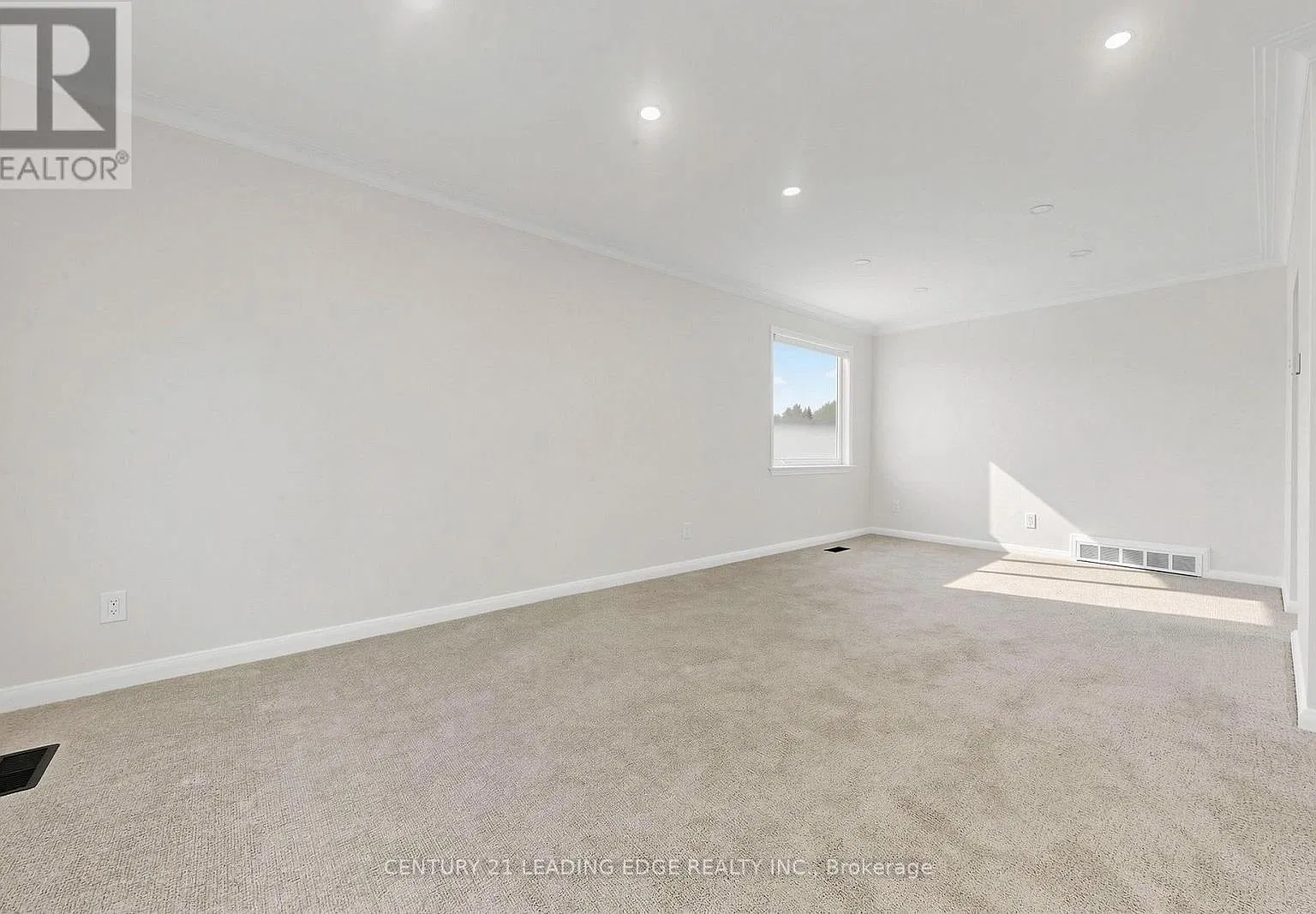 15 Maretta Ave — Photo 4
