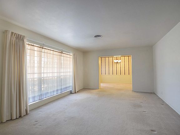 4th image of 2226 Viking Dr