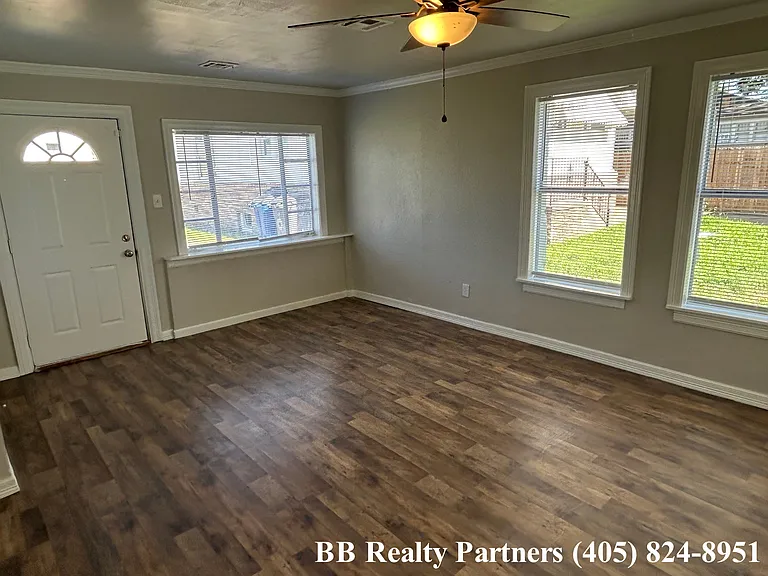1122 S Xanthus Pl — Photo 4