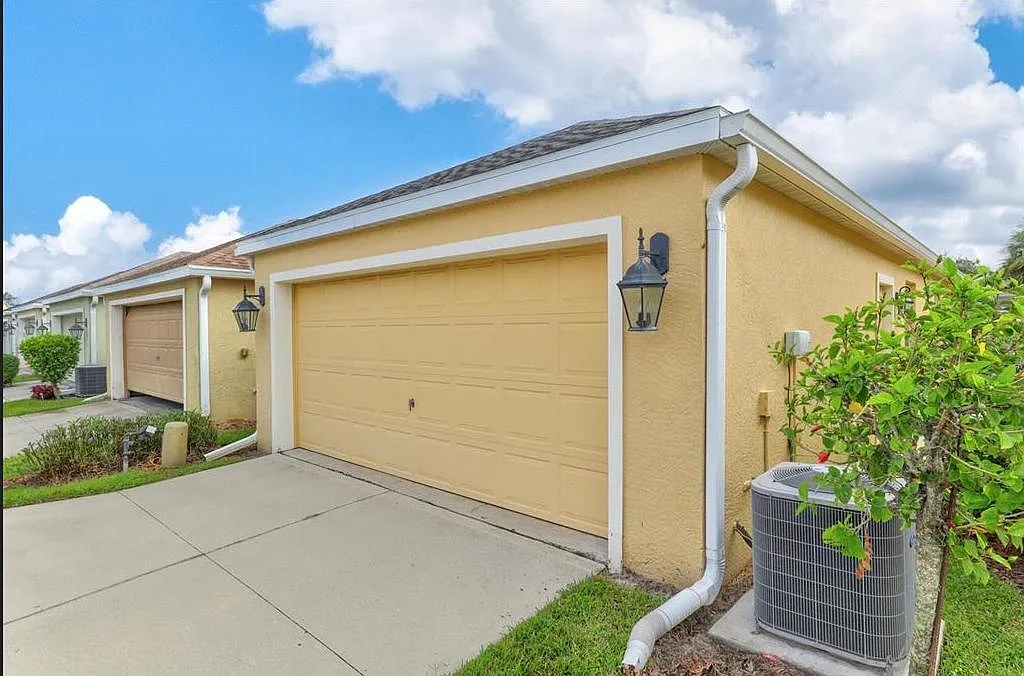 2 bed, 1200 sqft, $3,000 — Photo 4