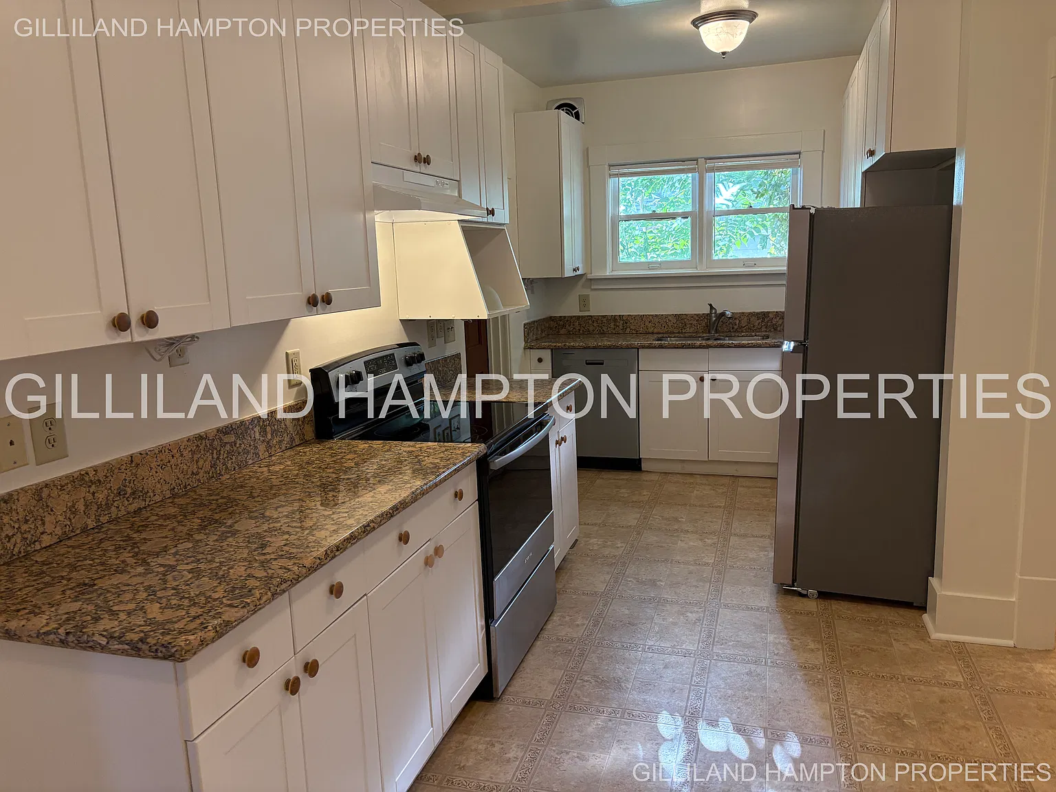 5 bed, 3.5 bath, 3000 sqft, $2,000 — Photo 1