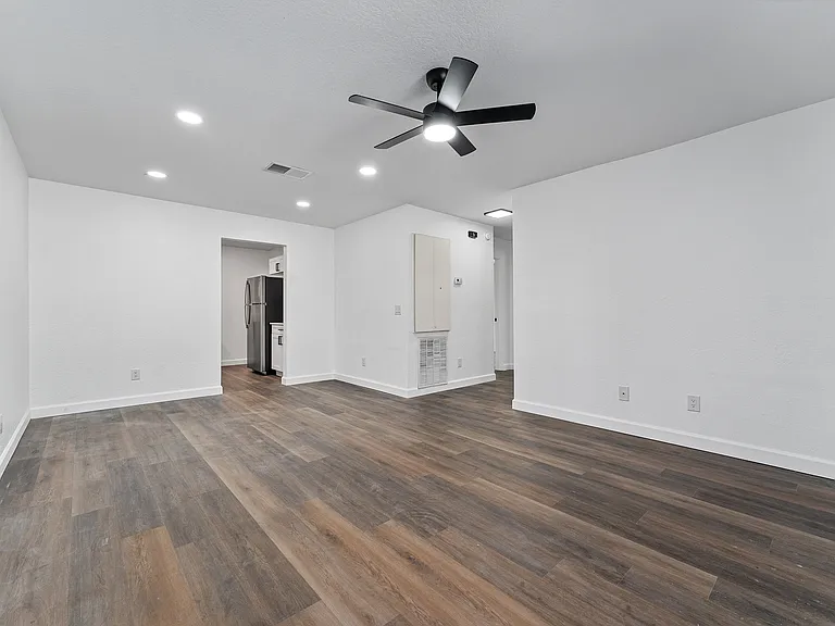 15940 SW 29th Court Rd — Photo 3