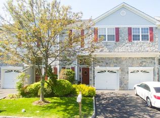 36 Harbor Bay Cir, Laurence Harbor, NJ 08879