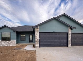 2721 Wet Stone Dr, Salina, KS 67401