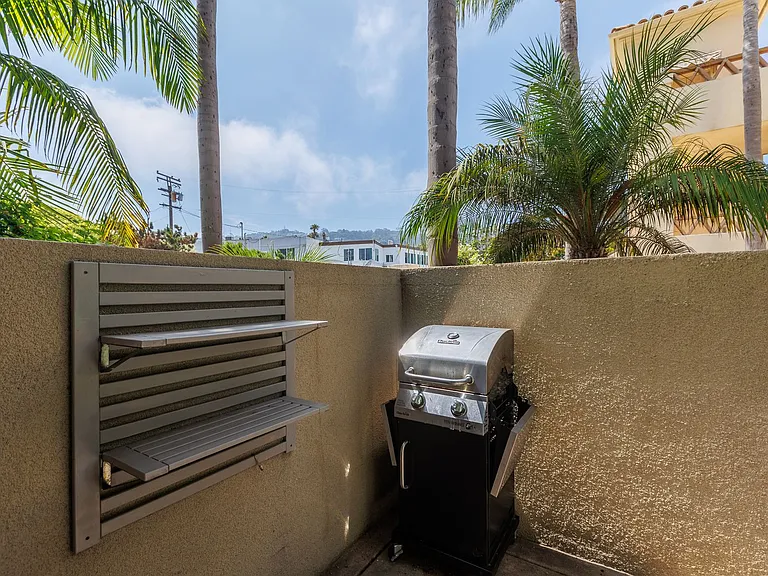 8132 Camino Del Sol #D — Photo 18