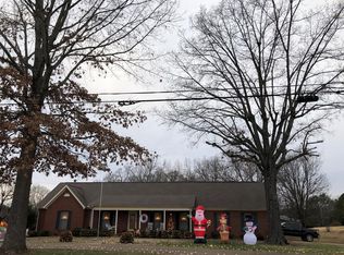 209 Washington Ave, Camden, TN 38320