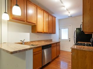 3437 N Lakewood Ave #2F, Chicago, IL 60657