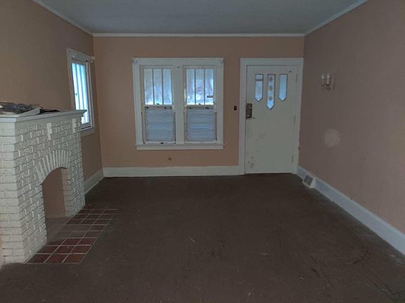 3rd image of 203 E Avondale Ave