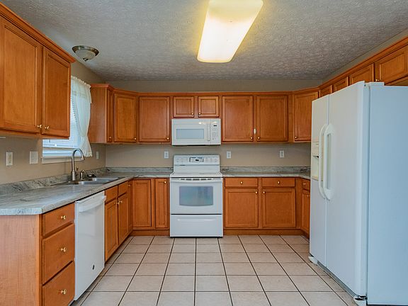 5th image of 1940 Ellison Dr