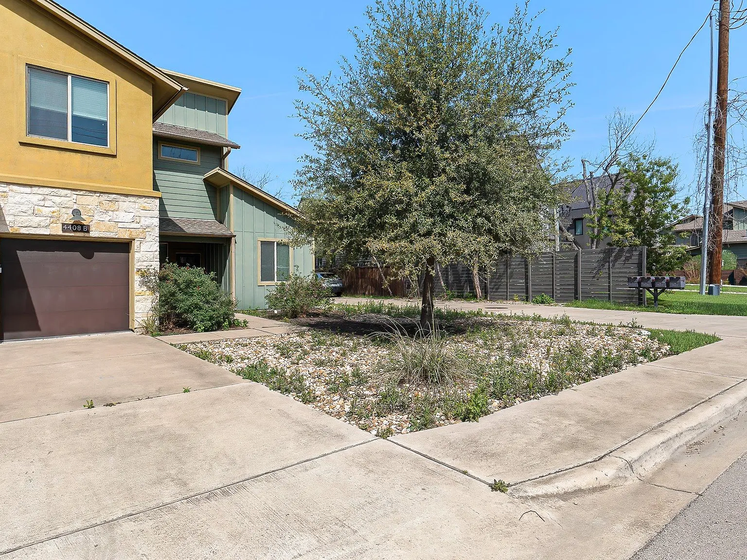 3 bed, 2.5 bath, 1811 sqft, $3,500 — Photo 3
