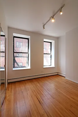 Rented by Oxford Property Group | media 26