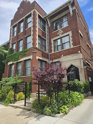 5017 S Drexel Blvd Photo 1
