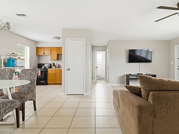4th image of 333 Elizabeth Road