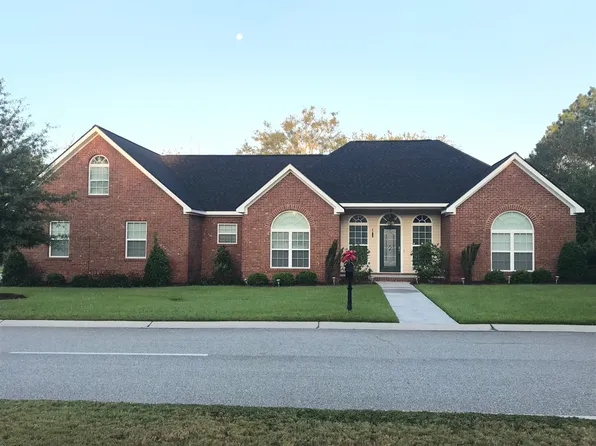 28 Cobblestone Blvd SE, Moultrie, GA 31788