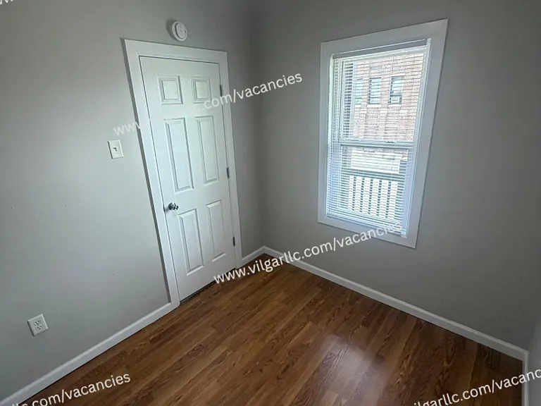 3917 Pulaski St — Photo 17