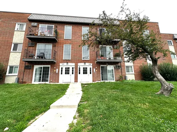 105 W Elk Trl APT 105, Carol Stream, IL 60188