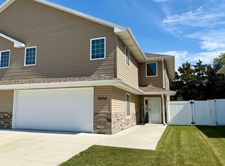 2608 Market Ln, Hastings, NE 68901