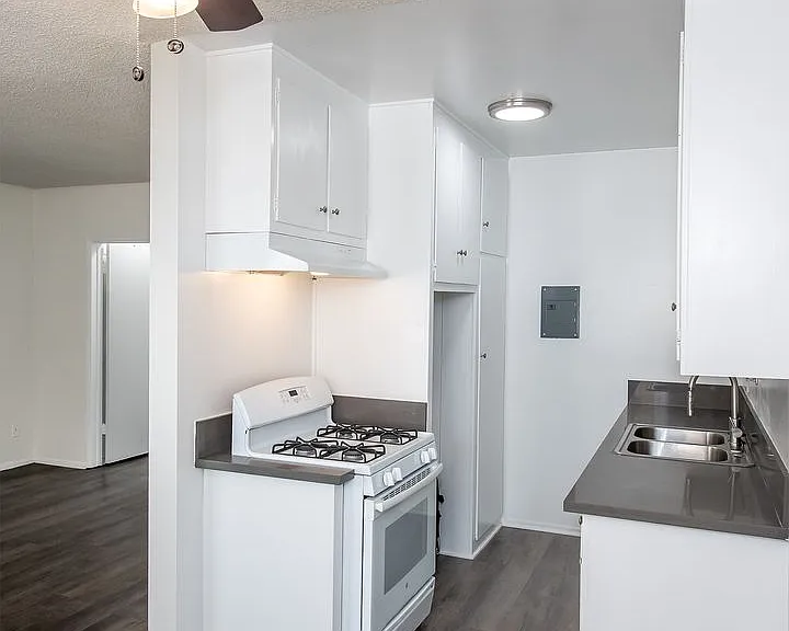 1268 Mariposa St — Photo 35