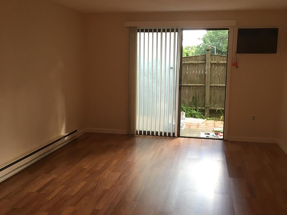 2nd image of 80 Stanton St APT 11