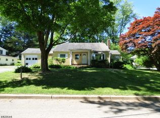 51 Lakeshore Dr, Sussex, NJ 07461