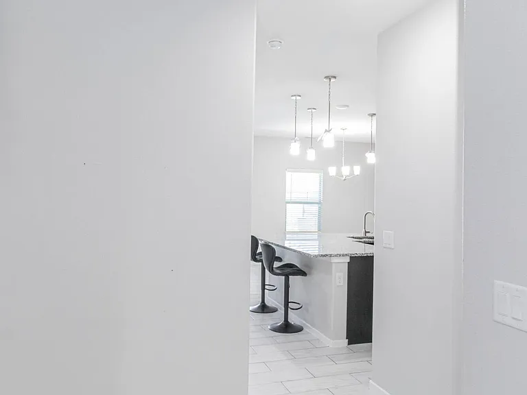 13909 Summer View Ave — Photo 8