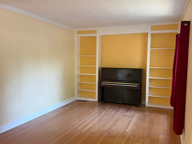 623 N Boyer Ave — Photo 2