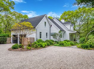 2 Summit Ave, East Hampton, NY 11937