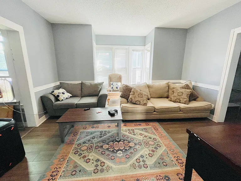 60 Chestnut St — Photo 2