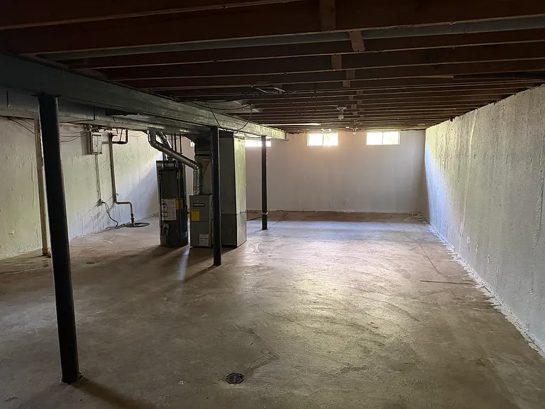 13050 Georgiana Ave — Photo 10